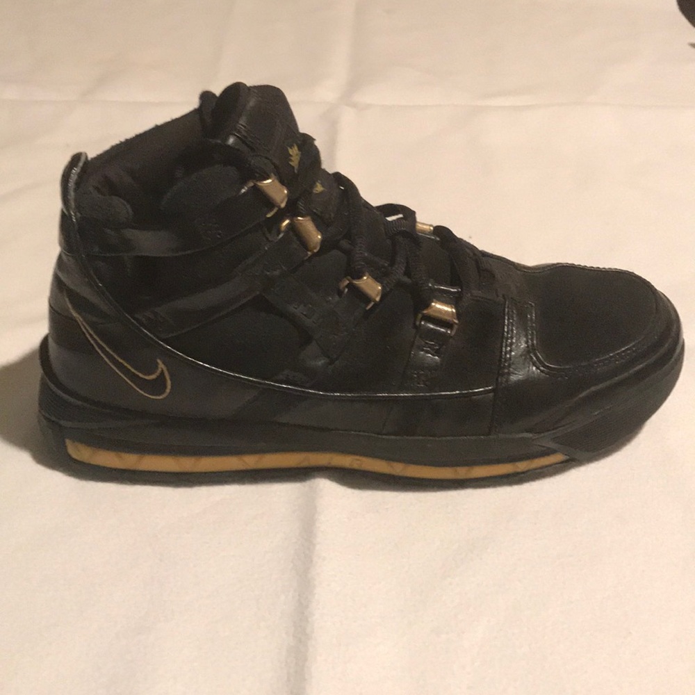 SOLD Lebrons! Bought in 2006 originals